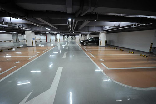停車(chē)场地坪漆施工(gōng)效果图
